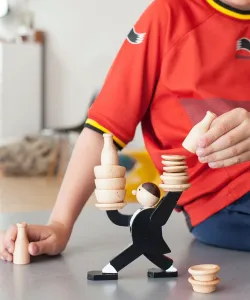 <KIKKERLAND>Игра «Не давайте чаевые официанту»