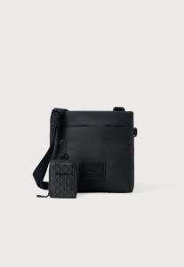 Сумка кросс-боди Calvin Klein PUFFER UTILITY FLATPACK, Black