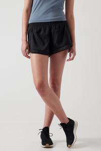 Сетчатые шорты Racer Run 4 дюйма Athleta, черный