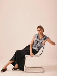 Футболка с цветочным принтом на молнии Mint Velvet, Grey/Multi