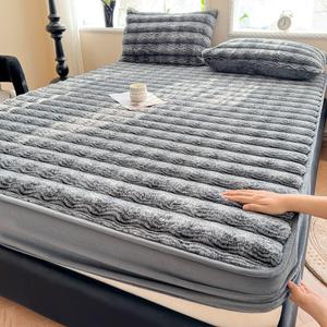 Antarctic Простыня на резинке 200х220 см с парой наволочек, молочный вельвет, флисовая подкладка, утепленная, цвет Yunwu - Dark Gray