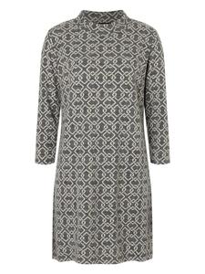 Платье до колена More & More