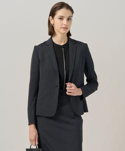 Шерстяной пиджак приталенного кроя, эластичный в двух направлениях.