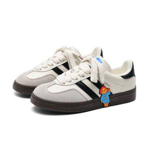 Paddington Bears Износостойкие и легкие низкие скейтерские кроссовки унисекс бежевые с черной пряжкой (в комплекте пряжка-кольцо с медвежонком Паддингтоном)