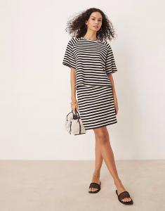 Вязаная мини-юбка в черно-белом цвете Vila