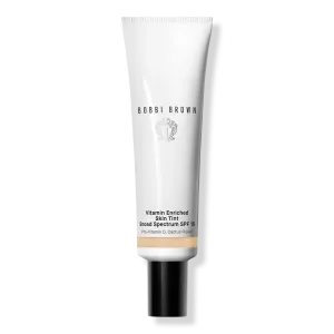 Увлажняющий тонирующий крем для кожи с витаминами, SPF 15 BOBBI BROWN, Light 3 (light neutral beige)