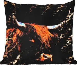 Подушка для улицы - Шотландский горный скот - Принт пантеры - Дизайн - 45 x 45 см - Водонепроницаемая - Подушка для отдыха - Подушка с фотографией - Декоративная подушка MuchoWow