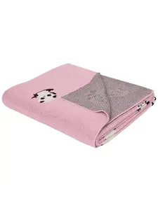 Пуховое одеяло Beliani Kuschel TALOKAN, цвет rosa/schwarz/weiß