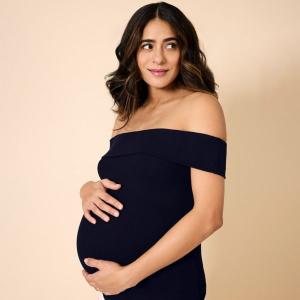 Беременная блузка с открытыми плечами Motherhood, черный