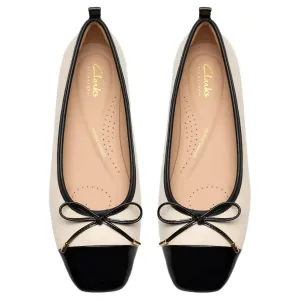 Clarks Ubree15 Poppy Leather Casual Shoes 1.5cm Women's Cream