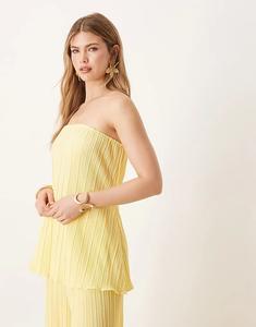 Комбинезон-бандо YAS плиссированный с подвернутым краем ванильно-желтого цвета