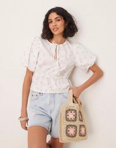 Блузка Gina Tricot с рукавами-фонариками, завязкой спереди, с мелким цветочным принтом