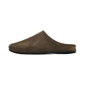 A fairy tale of a pair of shoes Антибактериальные тапочки с резиновой подошвой устойчивой к истиранию и закрытым носком унисекс оливково-коричневые, цвет Olive Brown