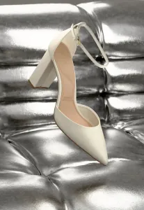 Вера на высоких каблуках Aldo, White