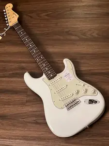 Fender Japan Traditional II 60s Stratocaster с грифом из палисандра в цвете Olympic White
