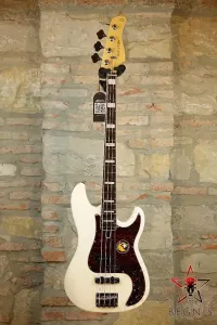 SIRE Marcus Miller P7 Alder 4 (2-е поколение) - Прецизионный бас 4 струны AWH - Античный белый