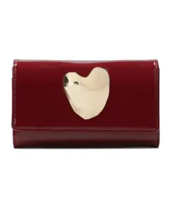 Элегантный лакированный кошелек с крупным декоративным элементом на лицевой стороне. Kazar, коричневый