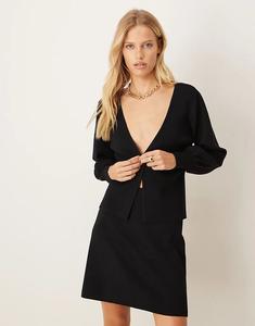 Вязаный кардиган Vila с отделкой талии и золотыми коваными пуговицами черного цвета