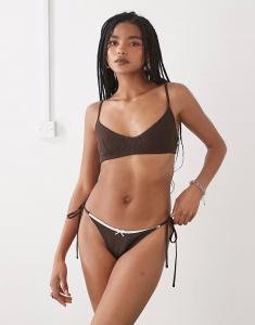 Бюстгальтер Weekday с ребристыми чашечками темно-коричневого цвета