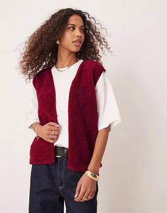 Жилет Borg с окантовкой красного цвета Asos Design