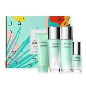 Набор увлажняющих средств Aloe Vera Kiss в подарочной упаковке FRANIC