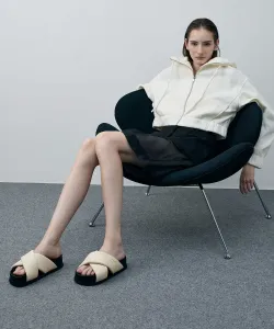 Сандалии на платформе с перекрещивающимися ремешками Charles & Keith, цвет Chalk