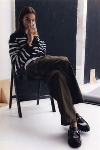 Свитер с воротником и шнуровкой H&M, черный