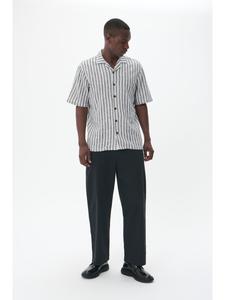 Рубашка Maklampo с длинными рукавами, прямого кроя, темно-синего цвета. Matinique