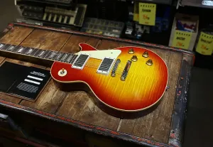 Gibson Custom Shop '59 Les Paul Standard Reissue 2020 - настоящее время - Вишнево-красный с выцветшей отделкой VOS