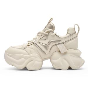 Низкие массивные кроссовки женские золотые EBLAN