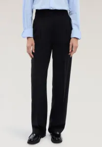 В прохладных штанах Trussardi, Black Milano