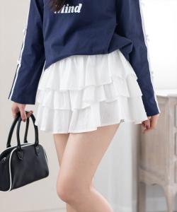 Мини-юбка с трехслойной юбкой и сборками на талии