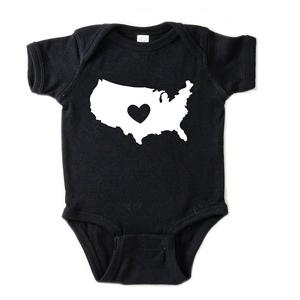 Детское боди с контуром сердца США The Juniper Shop, черный