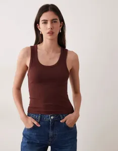 Шоколадный жилет в рубчик с овальным воротником и толстой окантовкой ASOS DESIGN