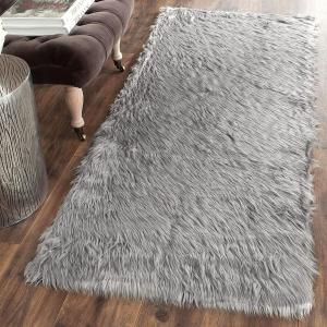 Ковер-дорожка SAFAVIEH, 77 x 183 см, Faux Sheep Skin Collection, Grey, Silken Glam Design, не линяет и прост в уходе, идеален для помещений с высокой проходимостью в гостиной, спальне (FSS235D)