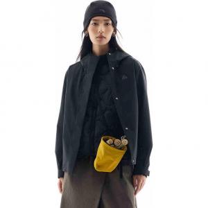 Ветровка женская базовая черная Anta Outdoor Collection водонепроницаемая ветронепроницаемая дышащая утепленная и непромокаемая