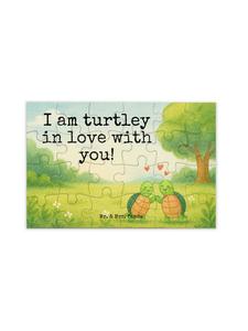 Mr. & Mrs. Panda Дизайн «Пара черепах-пазлов» с надписью белым цветом