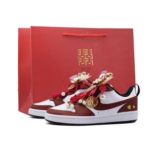 Nike Сумка для покупок Court Borough, устойчивые к истиранию скейтерские кеды Shared Joy низкие женские red