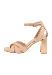 Сандалии на высоком каблуке с перекрестными ремешками и стандартным кроем Lipsy, Nude