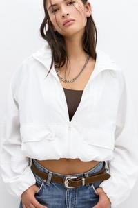 Короткая легкая куртка с капюшоном Pull And Bear, белый