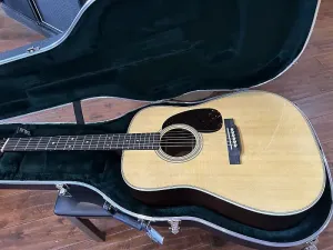 Martin D-28 Natural №2770378 / 4 фунта 8,4 унции