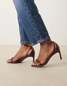 Гламурные босоножки на едва заметном каблуке из винного крокодила