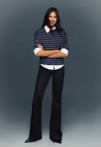 Расклешенные джинсы с разрезом Bershka, Royal Blue