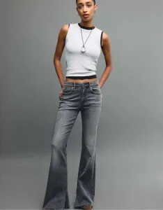 Джинсы-клеш Stradivarius D74 из серого денима с разрезом