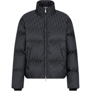 Весенняя коллекция мужской одежды SS26: Пуховая куртка для мужчин Dior, черный