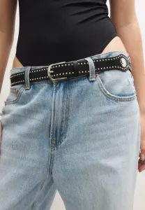 Волнистый пояс, украшенный монетами и заклепками. Stradivarius, Black