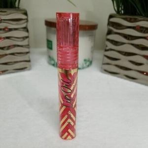 Питательный блеск для губ с маслом - выберите свой цвет L.A. Girl