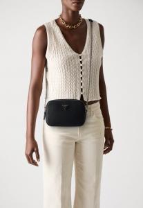 Сумка через плечо NOELLE II CROSSBODY CAMERA Guess, черный