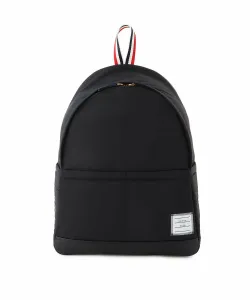 Многокарманный рюкзак из полиэстеровой саржи.