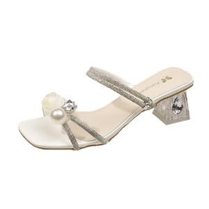 Xingdiman Женские блестящие шлепанцы с камнями экрю, цвет Ecru